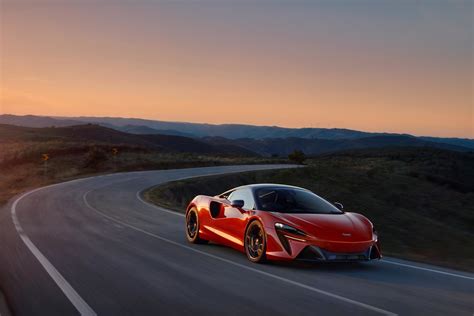 McLaren Artura Performance Figures [0-100km/h, ¼ mile, Top Speed ...