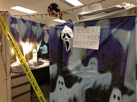 Halloween Theme Cubicle Decorating