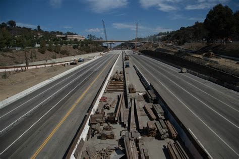 405 freeway carpool lane set to open before Memorial Day weekend | 89.3 KPCC