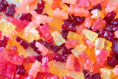 3-Ingredient Vegan Gummy Bears Recipe - Wow, It's Veggie?!