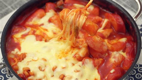 Cheese Tteokbokki made from Rice [Korean Food] - YouTube