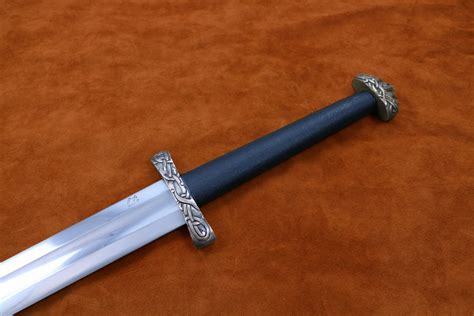 Two Handed Viking Sword | darksword-armory.com