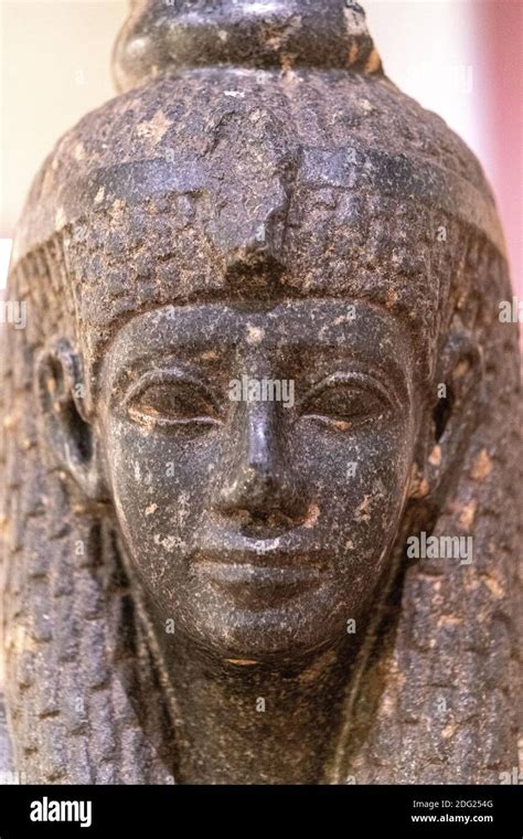 Cleopatra statue hi-res stock photography and images - Alamy