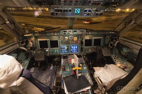 Aeroflot Ilyushin IL-96 RA-96008 cockpit | [Canon EOS 60D + … | Flickr