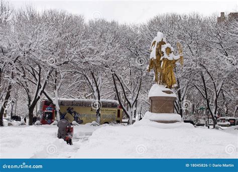 Removing Snow after the Storm in New York City Editorial Photo - Image of blizzard, winter: 18045826