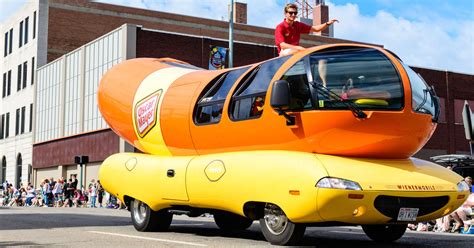 Oscar Mayer Hiring Wienermobile Driver & Brand Ambassador Right Now - Thrillist