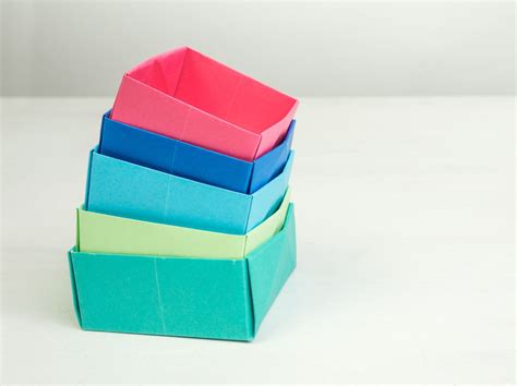 How to Make Easy Origami Box - DIY & Crafts - Handimania | Origami box, Origami easy, Origami ...