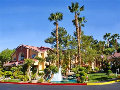 Westgate Flamingo Bay Resort in Las Vegas (NV) - Room Deals, Photos ...