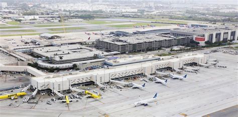 Fort Lauderdale airport - SandieAvianna