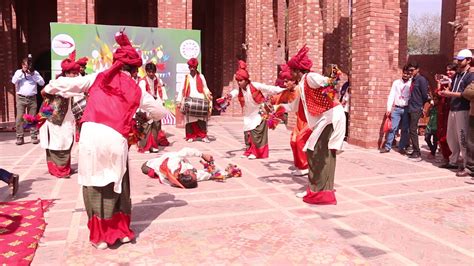 Punjabi Jhumer Dance! Jhang Folk Team At Punjab Peace & Cultural Festival 2017 - YouTube