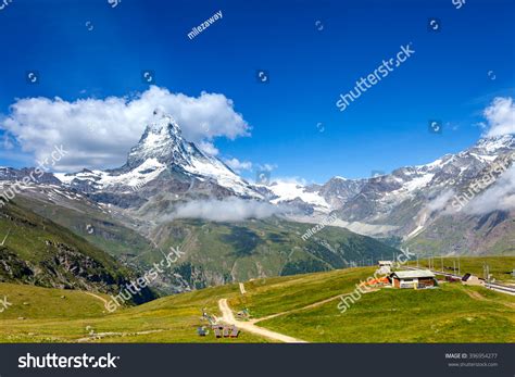 Pennine alps: Más de 5,760 fotos de stock con licencia libres de regalías | Shutterstock