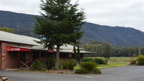 Halls Gap Hotel, Food and Wine, Grampians, Victoria, Australia