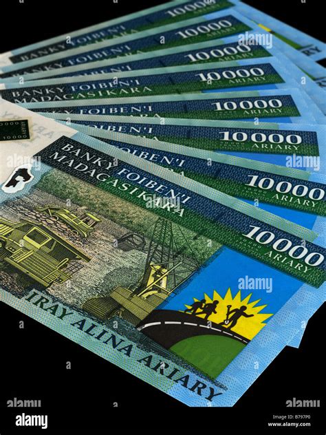 Malagasy 10,000 Ariary banknotes Stock Photo - Alamy