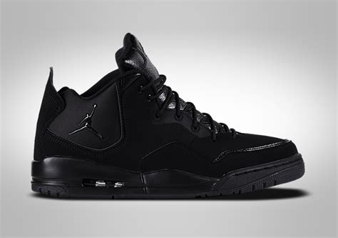 NIKE AIR JORDAN COURTSIDE 23 TRIPLE BLACK pour €107,50 | Basketzone.net