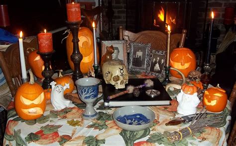 The Parsimonious Pagans: Samhain Altar 2011