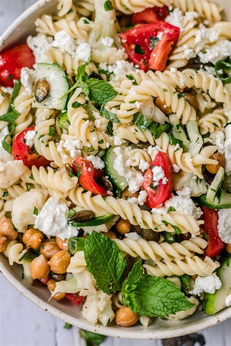 Easy pasta chickpea salad with mint and feta - Klara`s Life