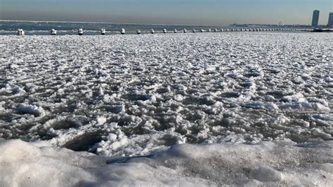 Lake Michigan frozen: See mesmerizing ice formations on Great Lakes ...