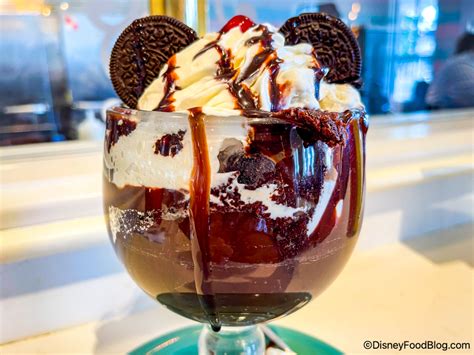 ice cream sundae | the disney food blog