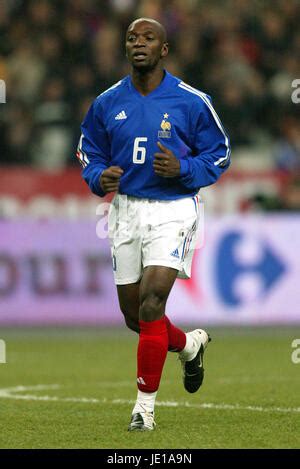 CLAUDE MAKELELE REAL MADRID CF BERNABEU MADRID 01 December 2001 Stock Photo - Alamy