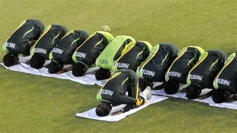 Pakistan cricketers issued warning about match fixing | CBC Sports