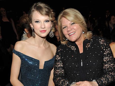 Taylor Swift: Twitter Messages Pour In After Mom Andrea Finlay Cancer News : People.com