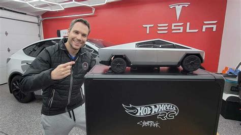 Watch Hot Wheels R/C Tesla Cybertruck Get Unboxed And Show Off