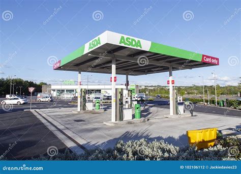 Asda Petrol Station editorial photography. Image of card - 102106112