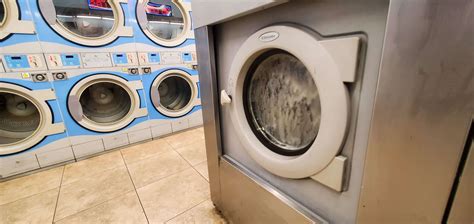 Laundromat in Tustin - Liberty Laundry