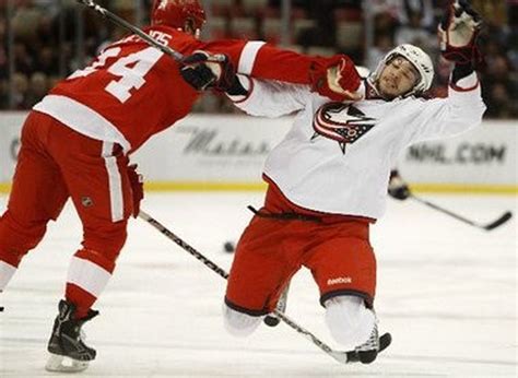 Hall of Fame-bound Chris Chelios, once Red Wings' hated rival, found a ...