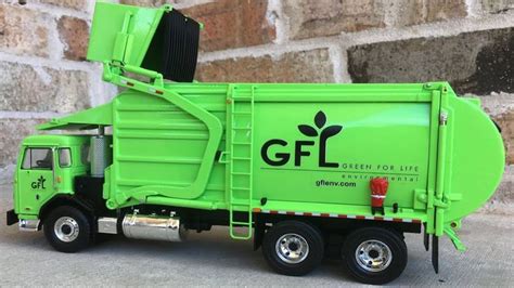 Pin by Scott York on Garbage Trucks in 2021 | Garbage truck, Video l, Unboxing videos