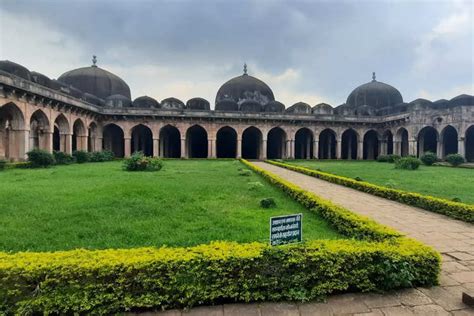 Mandu, the city that’s abandoned but not forgotten | Times of India Travel