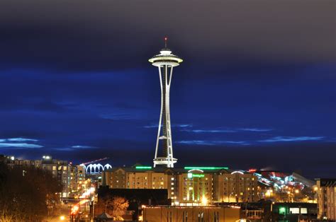 File:Space Needle at dusk 2011 - 02.jpg - Wikimedia Commons