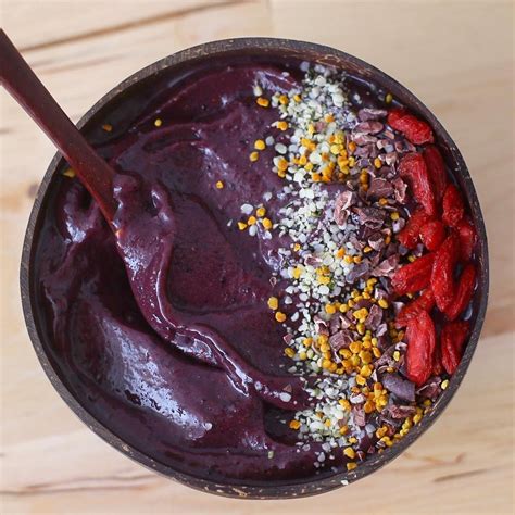 Purple Dreamy Açaí Smoothie Bowl: 2 frozen bananas; 1 cup frozen ...