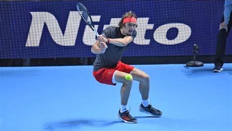 Alexander Zverev suffers injury scare ahead of Australian Open - Republika English