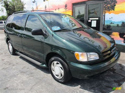 2000 Toyota Sienna XLE Exterior Photos | GTCarLot.com