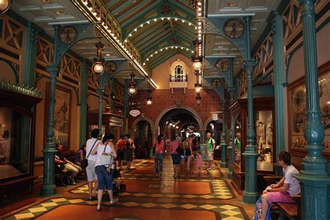 Discovery Arcade - Disneyland Paris | David Jafra | Flickr