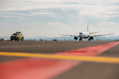 Airlines that Fly to Albania • IIA