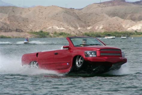 Massive performance on land or sea - the amphibious WaterCar Python