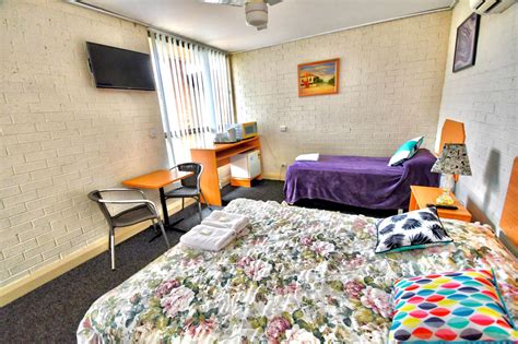 Accommodation in Gloucester | The Roundabout Inn