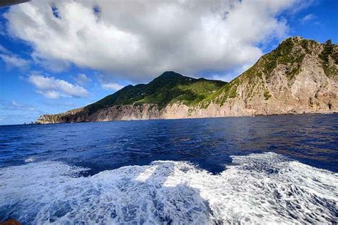 The Daily Herald - Visit spectacular Saba ~ on the Makana ferry