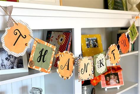 Thanksgiving Crafts Banner - Fall Craft Ideas - Be Brave and Bloom