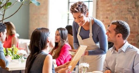 12 Ways to Deliver Outstanding Restaurant Customer Service