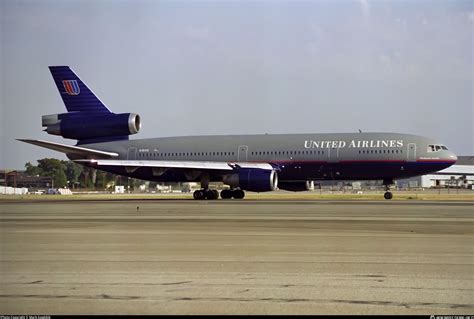 N1841U United Airlines McDonnell Douglas DC-10-10 Photo by Mark ...