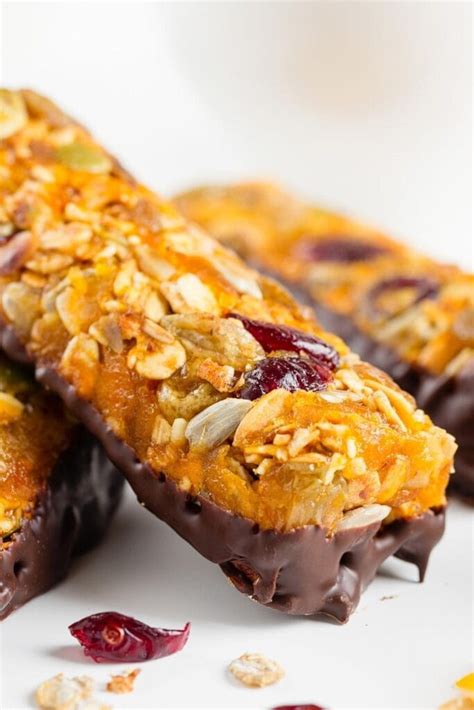 10 Easy Homemade Candy Bars To Try Today - Insanely Good