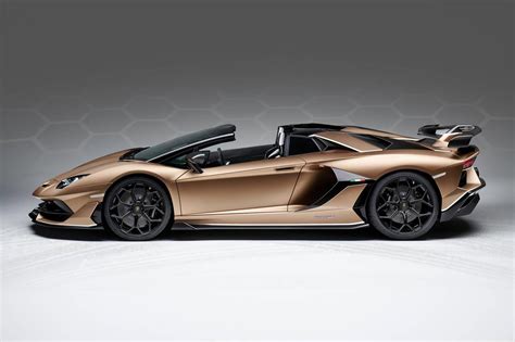 2018 Lamborghini Aventador SVJ Roadster Specifications & Dimensions