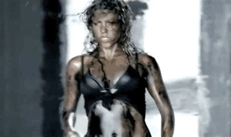 Shakira’s 12 Best Dance Moves in GIFs | Best dance, Shakira, Dance moves