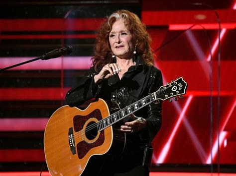 Bonnie Raitt | Guitar.com | All Things Guitar