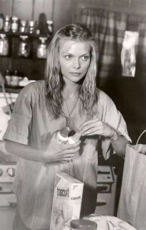 Michelle Pfeiffer in the movie The witches of Eastwick | Michelle ...