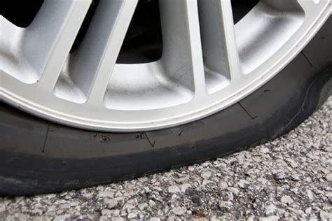 Learn How To Change A Flat Tire | Safford Hyundai of Springfield