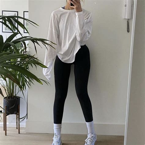 How To Wear White Socks With Leggings?